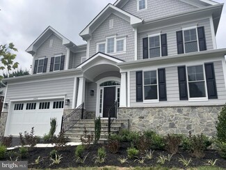 1402 Pathfinder Ln, McLean, VA 22101
