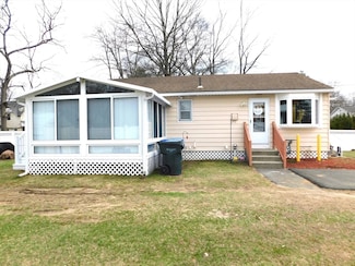 29 Lamont St, Springfield, MA 01119