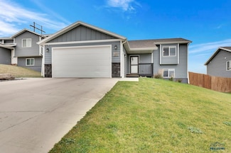 2033 E Philadelphia St, Rapid City, SD 57703