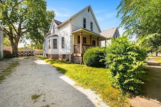 4000 Amelia Ave, Lyons, IL 60534