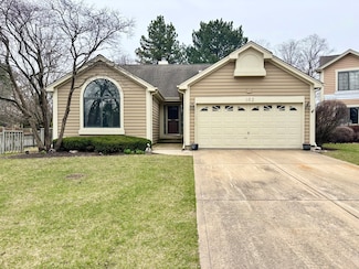 102 Cayuga Ct, Bloomingdale, IL 60108