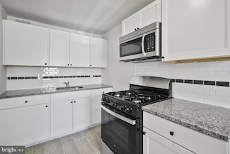 109 Weymouth Rd, Darby, PA 19023