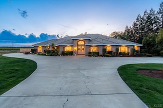 11217 S Fowler Ave, Selma, CA 93662