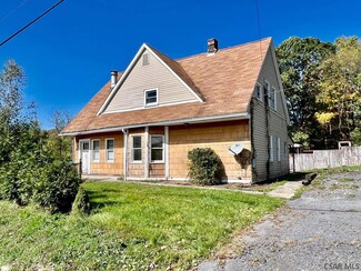 490 Acosta Rd, Friedens, PA 15541