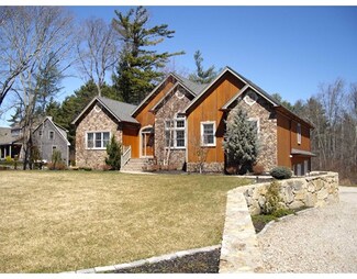 7 Evergreen Dr, Acushnet, MA 02743