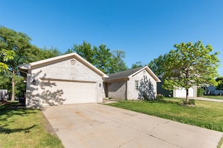 3S161 Lakeview Ct Unit 8, Warrenville, IL 60555