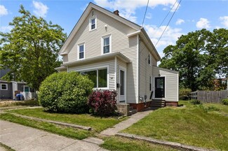 62 Fenner Ave, Riverside, RI 02915