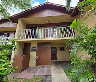 2233 Nova Village Dr, Davie, FL 33317