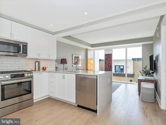 925 N Fairfax St Unit 405, Alexandria, VA 22314