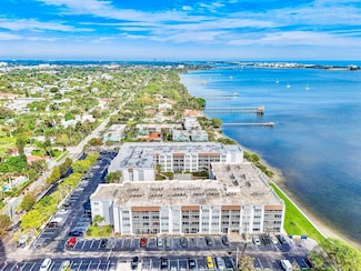 1516 S Lakeside Dr Unit 312, Lake Worth Beach, FL 33460
