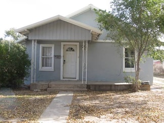 1104 Murrow St, Waynoka, OK 73860