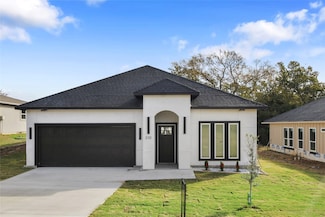 310 Outboard Dr, Gun Barrel City, TX 75156