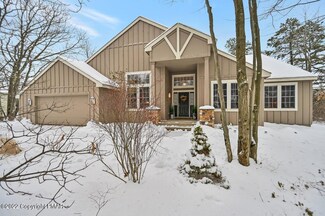 112 Wild Pines Dr, Pocono Pines, PA 18350