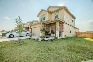 157 Honors St, Floresville, TX 78114