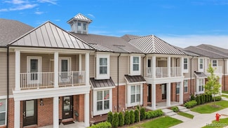 218 Jotham Ave, Auburn Hills, MI 48326