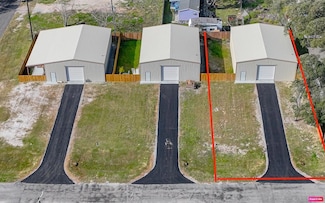 223 N Verne St, Rockport, TX 78382