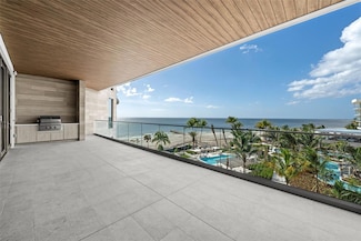 1561 Gulf of Mexico Dr Unit 403, Longboat Key, FL 34228