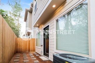 5107 Royal Heath Dr, Houston, TX 77018