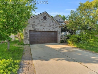 1387 Hartland Dr, Troy, MI 48083