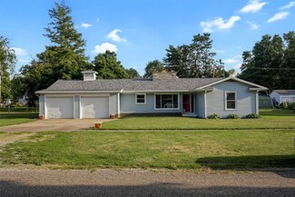 204 E Green St, Allerton, IL 61810