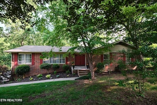 101 Greenbriar Ln, Oak Ridge, TN 37830