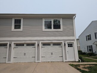 241 Sunset Ct, Vernon Hills, IL 60061