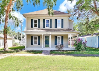 316 S Maple St, Douglass, KS 67039