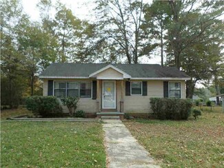 213 Poplar St, Kosciusko, MS 39090