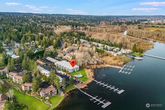 4214 W Lake Sammamish Pkwy NE Unit 204, Redmond, WA 98052