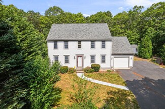 10 Sturgis Ln, Mashpee, MA 02649