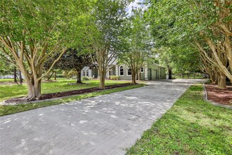 11510 Lakeview Dr, New Port Richey, FL 34654