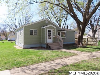 701 S 13th St, Clear Lake, IA 50428