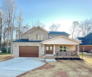 8212 Bella Vista Ct, Charlotte, NC 28216