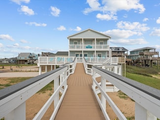 106 Sand Dune Ct, Freeport, TX 77541