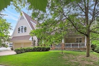 1011 W Charles St, Champaign, IL 61821