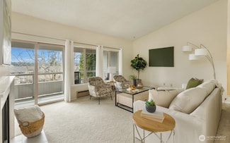 23405 Lakeview Dr Unit H306, Mountlake Terrace, WA 98043