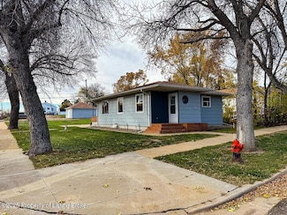 609 4th Ave W, Dickinson, ND 58601