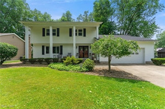1131 Shadeland Dr, Youngstown, OH 44512