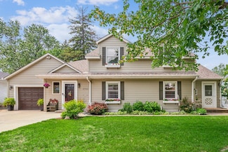 3703 Beard Ave N, Robbinsdale, MN 55422