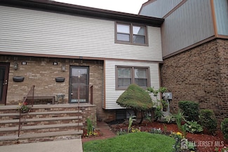 54 Highview Dr, Woodbridge, NJ 07095