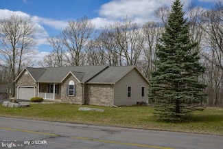 407 Turnberry Ln, Hazle Township, PA 18202