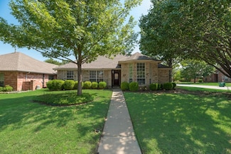 200 Meadow Ln, Denton, TX 76207