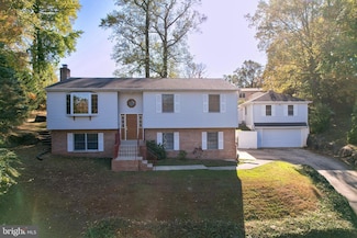 9 Roberts Cir, Upper Chichester, PA 19061