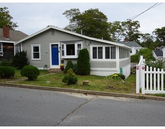 27 Circuit Ave, Wareham, MA 02571