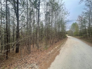 12 Walnut Dr, Tamassee, SC 29686