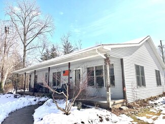 36 Pine Dr, Whitmore Lake, MI 48189