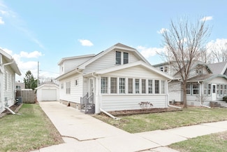 133 Harrison Ave, Waukesha, WI 53186