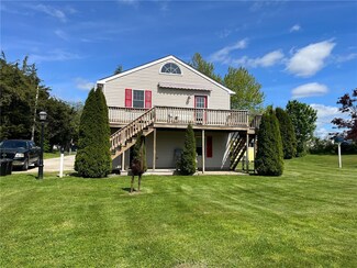78 King Phillip St, Portsmouth, RI 02871