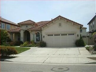 522 Wimbledon Ave, Salinas, CA 93906