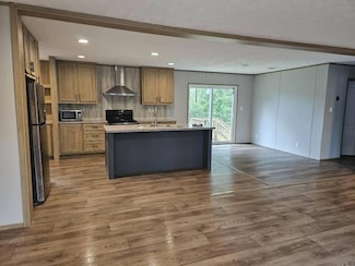 158 W Violet Ln, Defuniak Springs, FL 32433